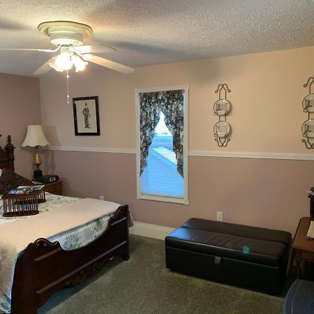 Emerald Necklace Inn Bed And Breakfast Лейкууд Екстериор снимка