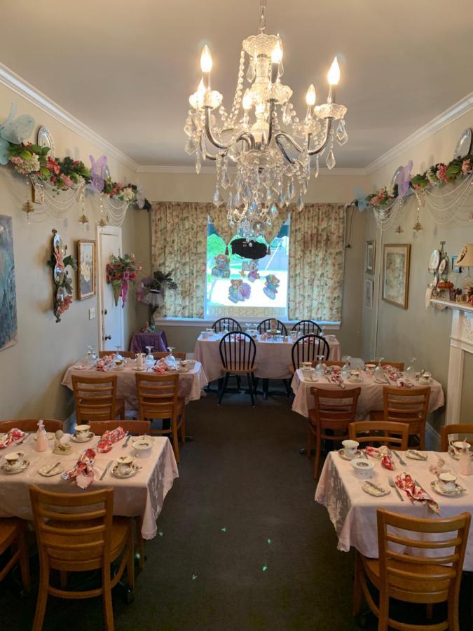 Emerald Necklace Inn Bed And Breakfast Лейкууд Екстериор снимка