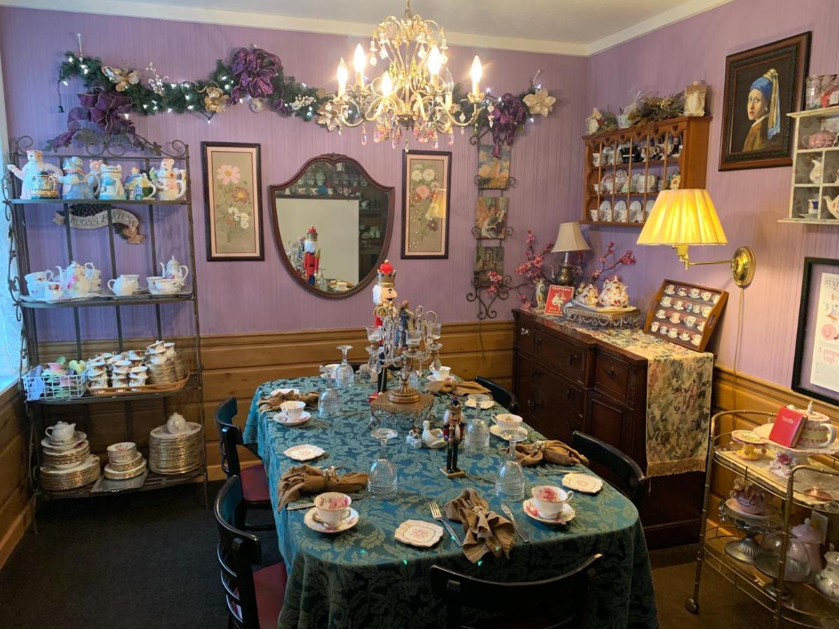 Emerald Necklace Inn Bed And Breakfast Лейкууд Екстериор снимка